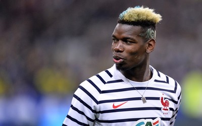 球王会独家-J罗与詹姆斯合影